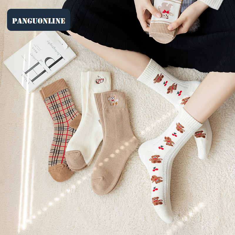 Socks for children in autumn and winter, thick looped warm and locked in Korean style trendy socks, cute little bear women's mid tube socks